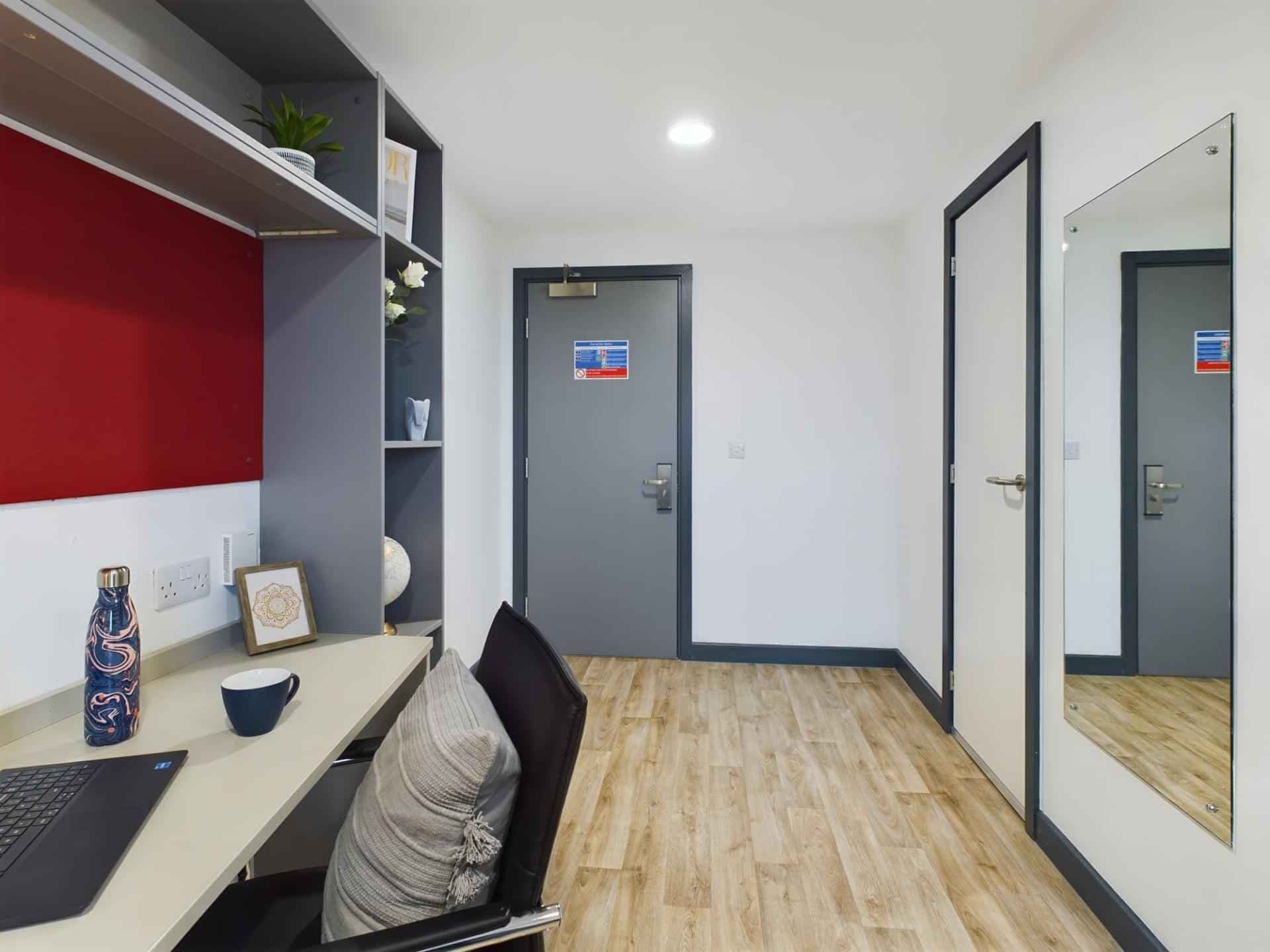 Gold Ensuite - Image 7