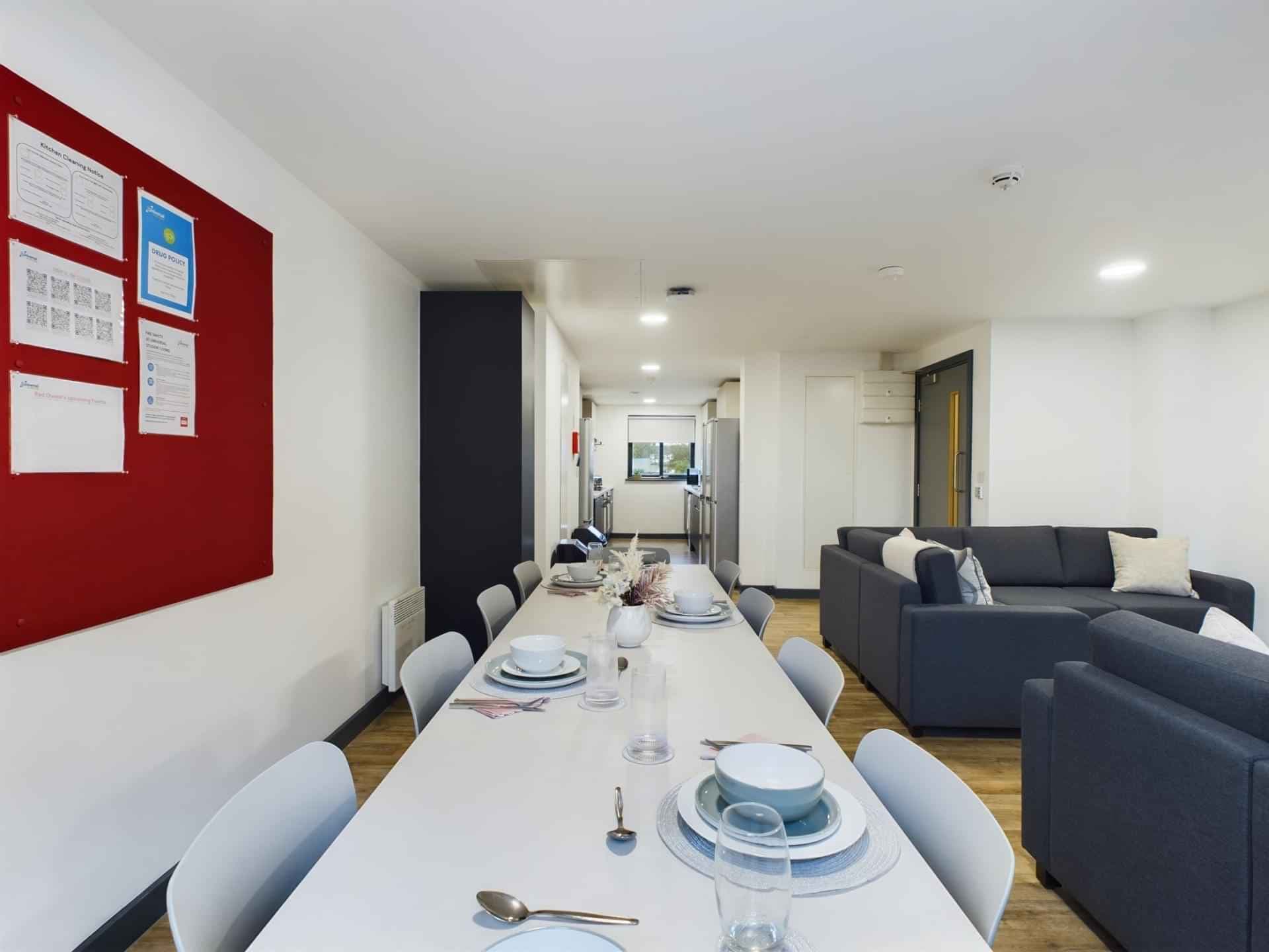 Gold Ensuite - Image 4