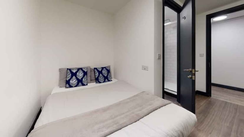 Ensuite 3 Bed Cluster - Image 1
