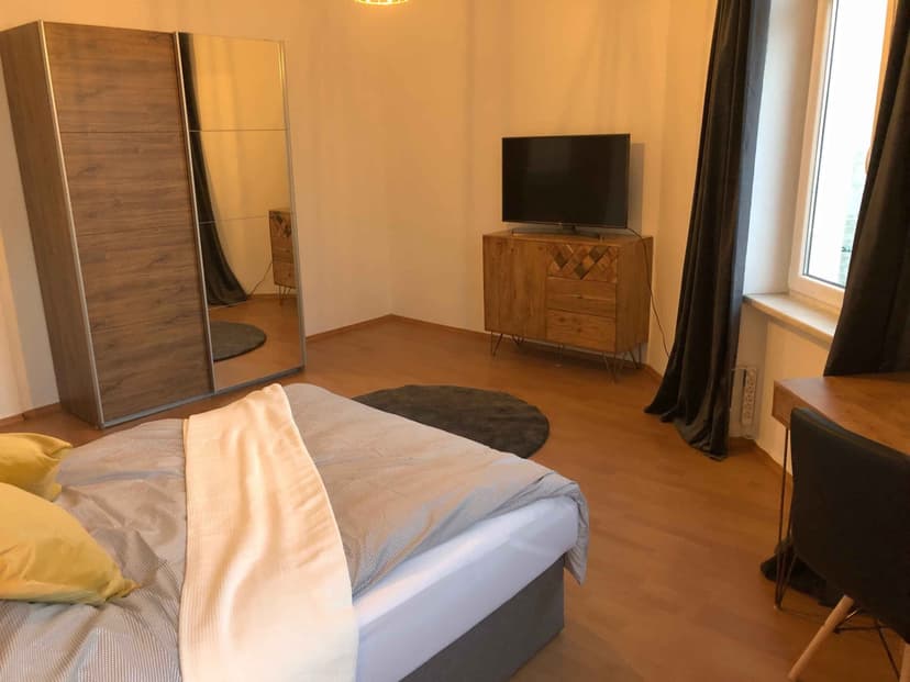 Private Room (13 Sqm) - Image 2