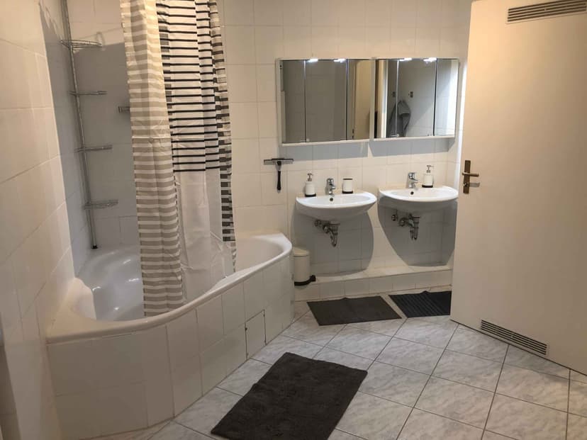 Private Room (13 Sqm) - Image 5