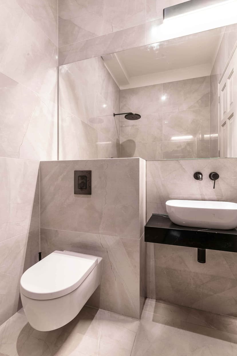 Room 2 - Image 2