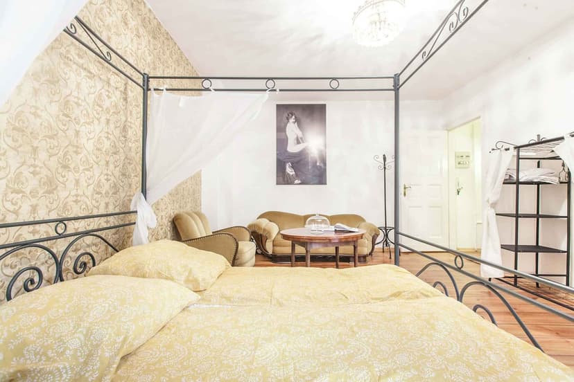 Room 2 - Image 6