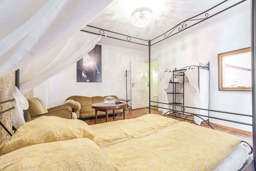Room 2 - Image 4
