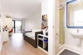 Ensuite Bronze - Balcony - Image 2