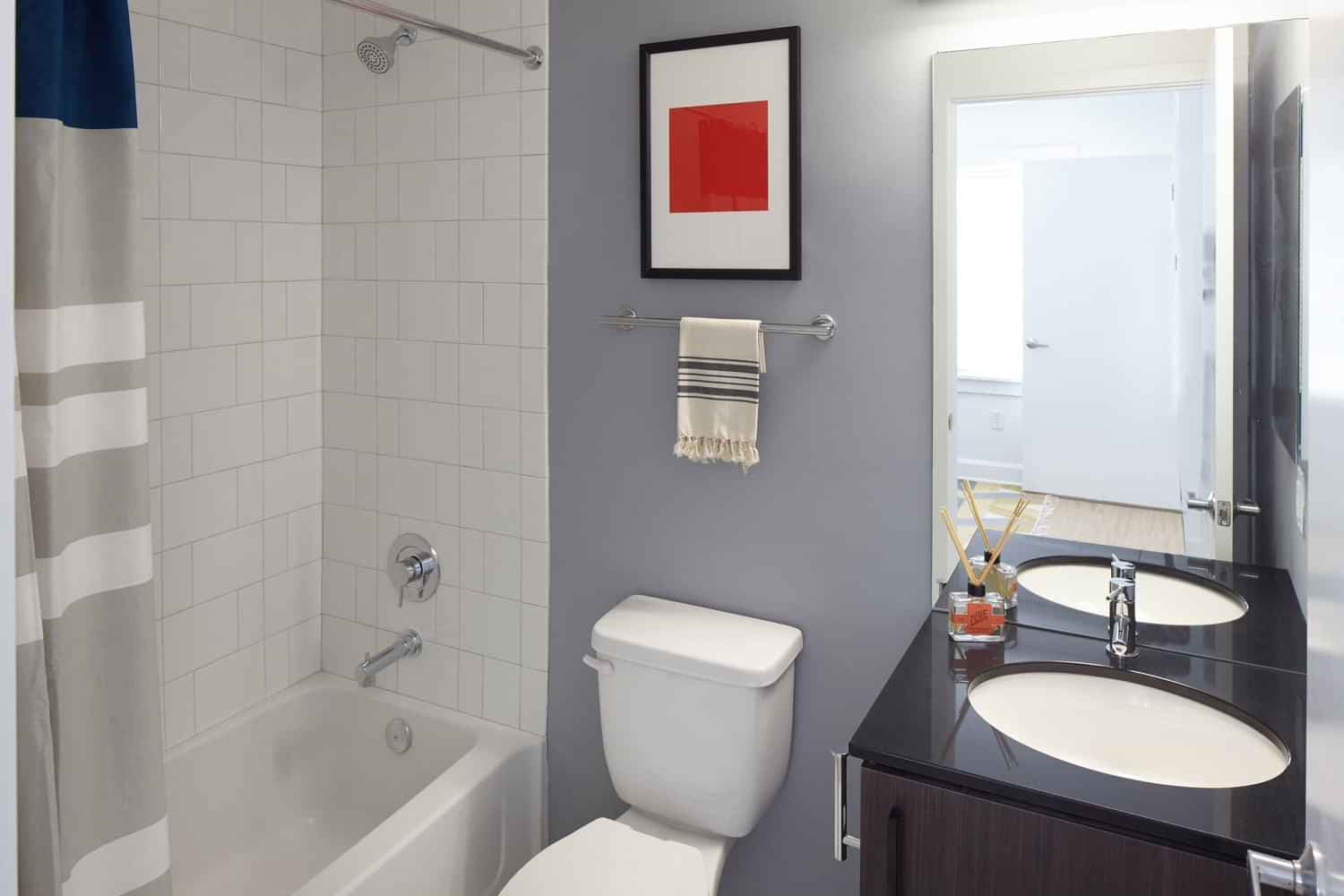 2 Bedroom 2 Bathroom - Image 5