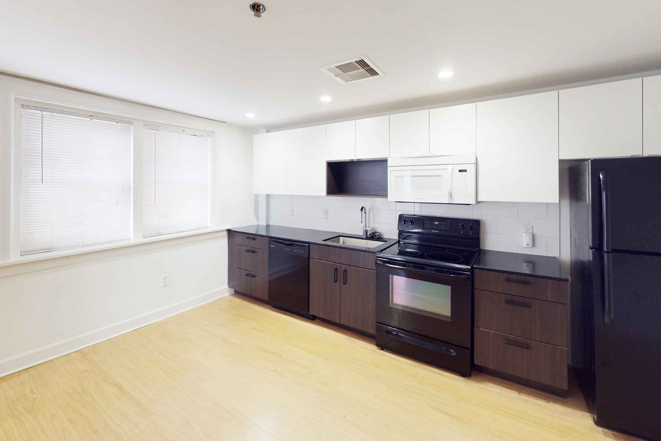 1 Bedroom 1 Bathroom - Image 7