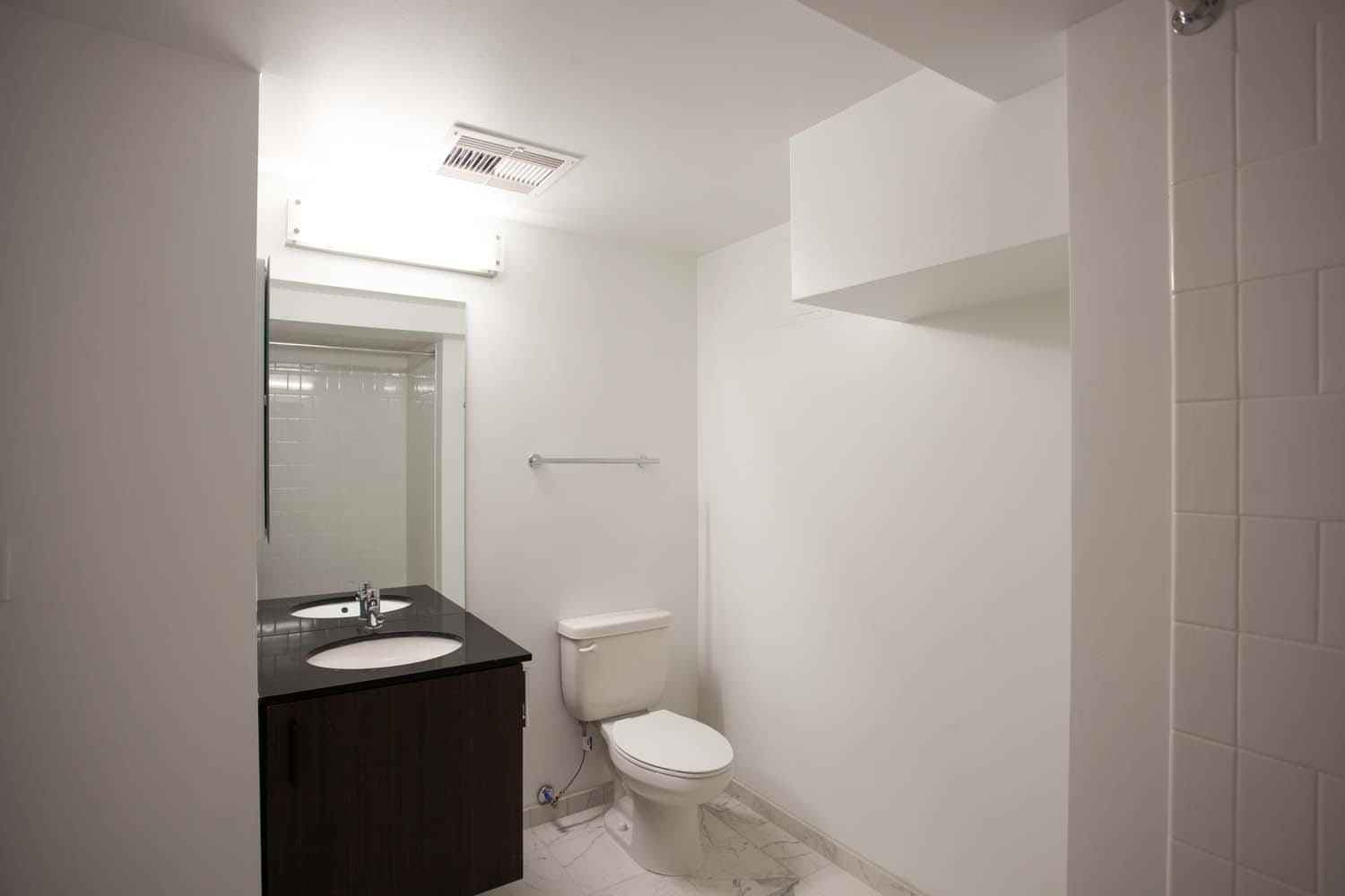 2 Bedroom 1 Bathroom - Image 1