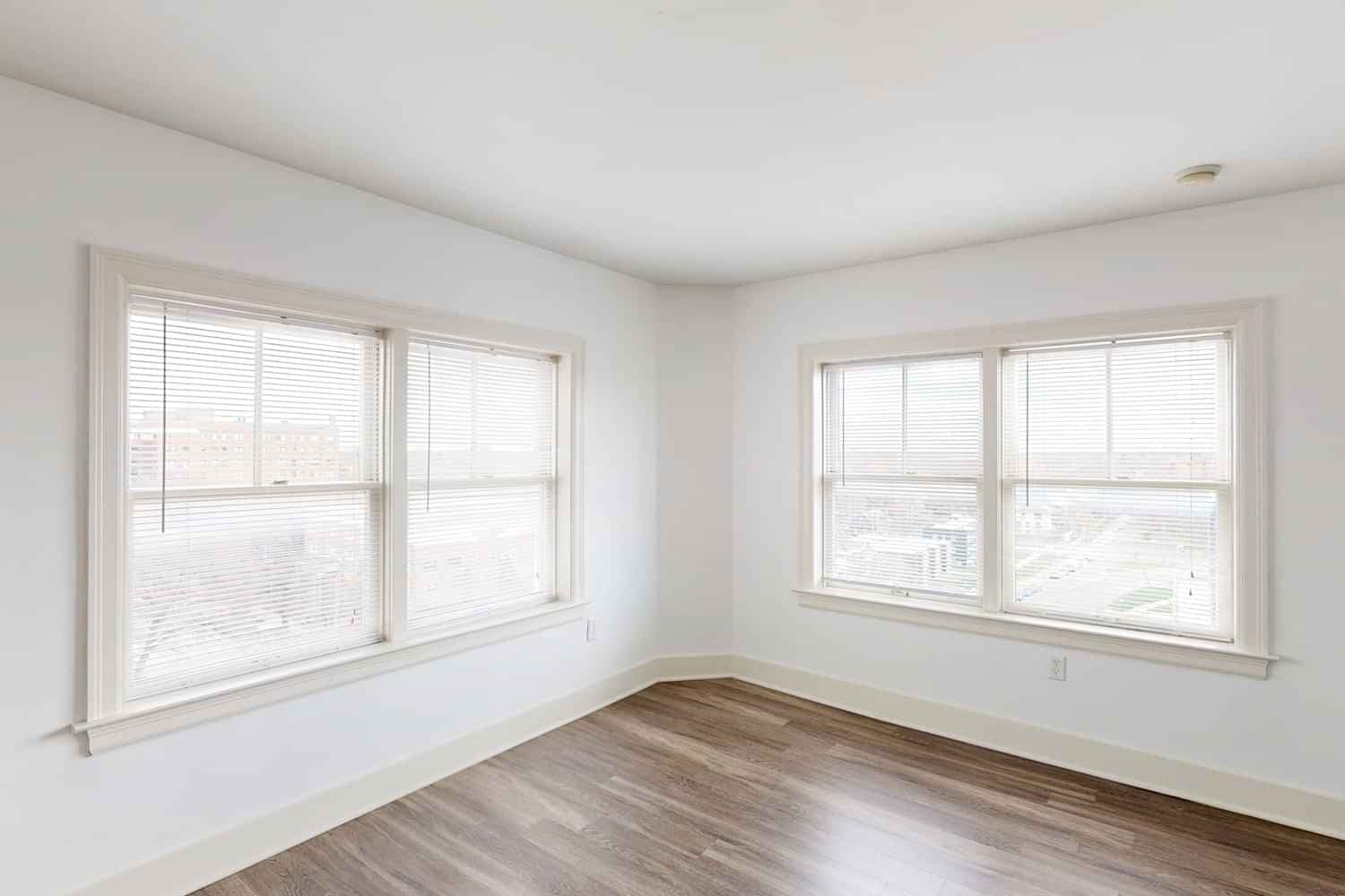 2 Bed 1 Bath - Image 5