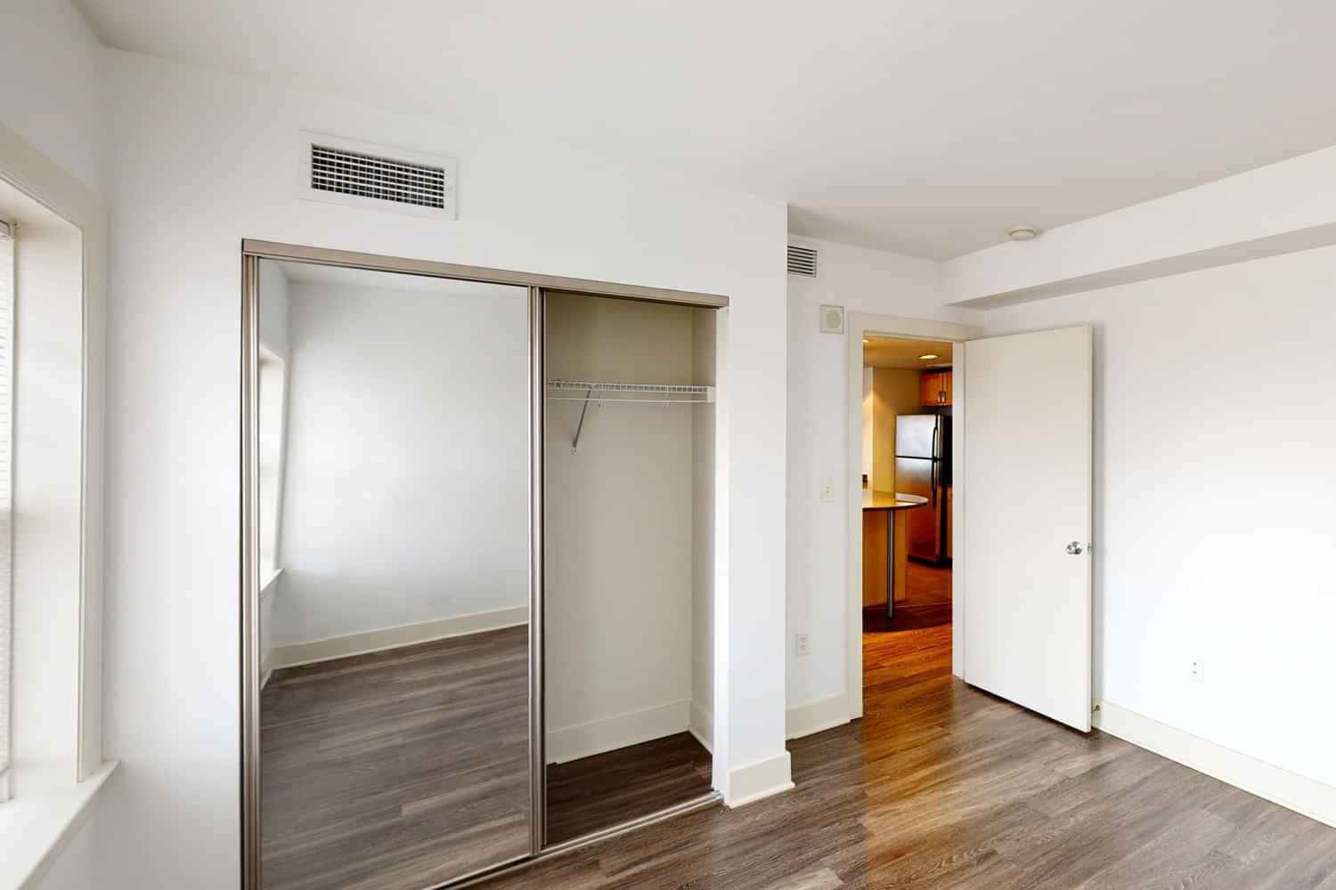 2 Bed 1 Bath - Image 2