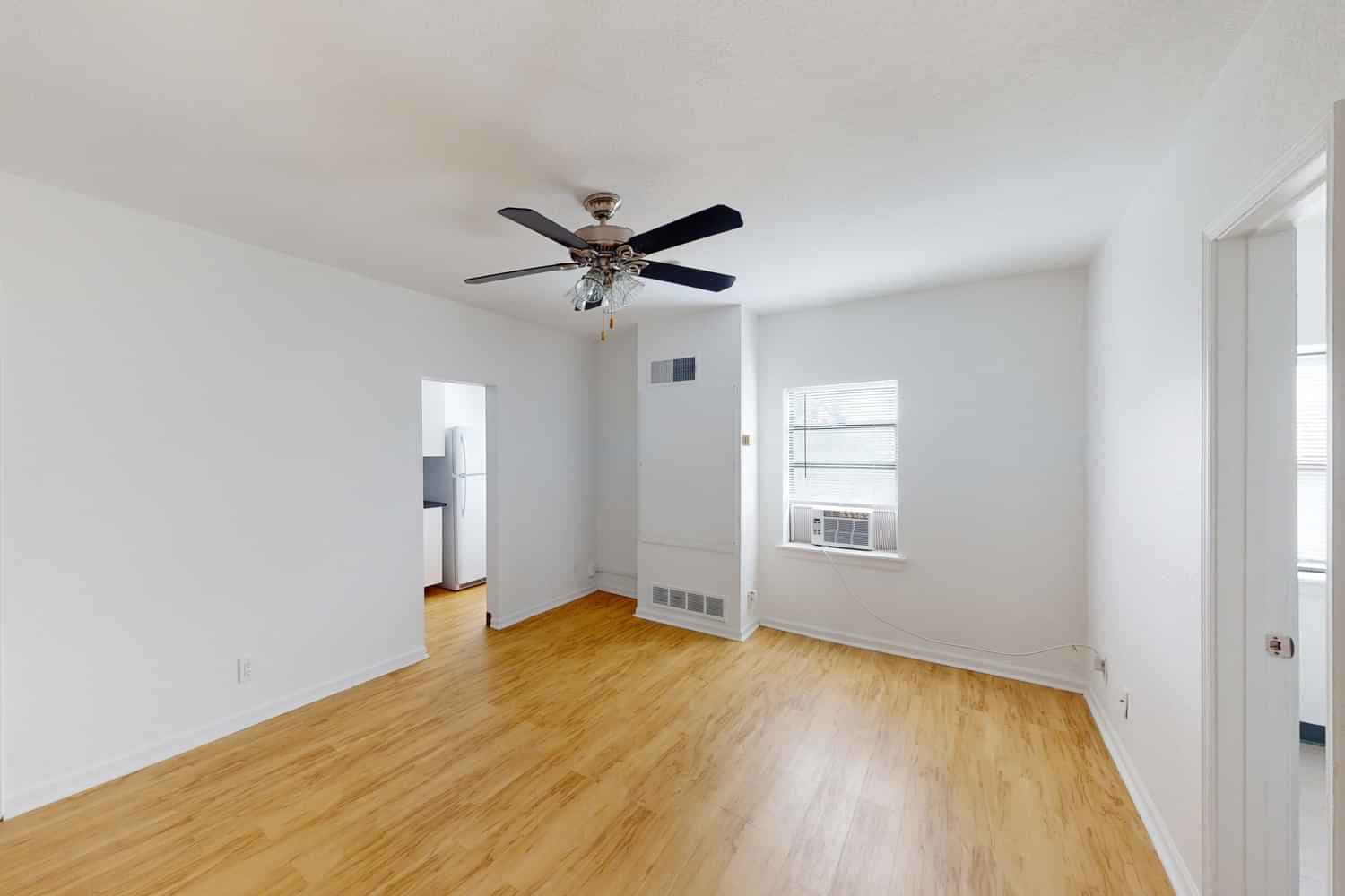 1 Bedroom 1 Bathroom - Image 5