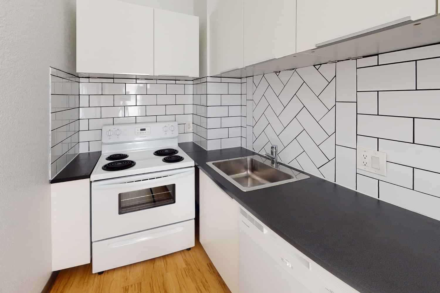 1 Bedroom 1 Bathroom - Image 3