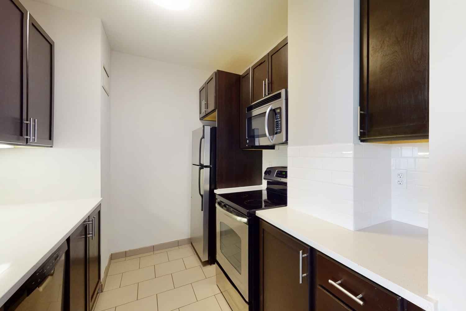 1 Bedroom 1 Bathroom - Image 5