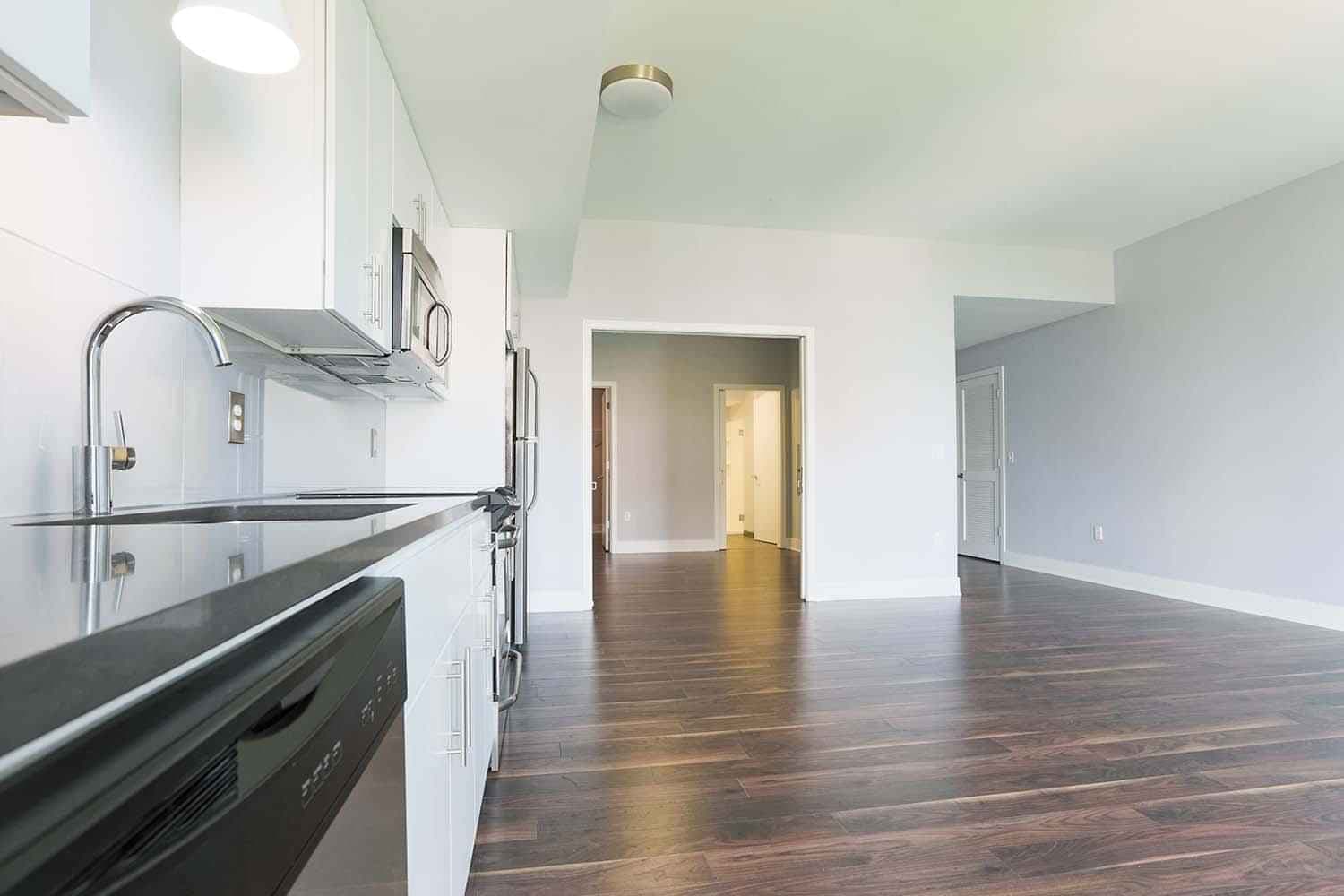 1 Bedroom 1 Bathroom - Image 4