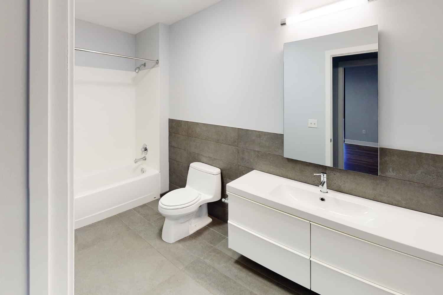 2 Bedroom 2 Bathroom - Image 2