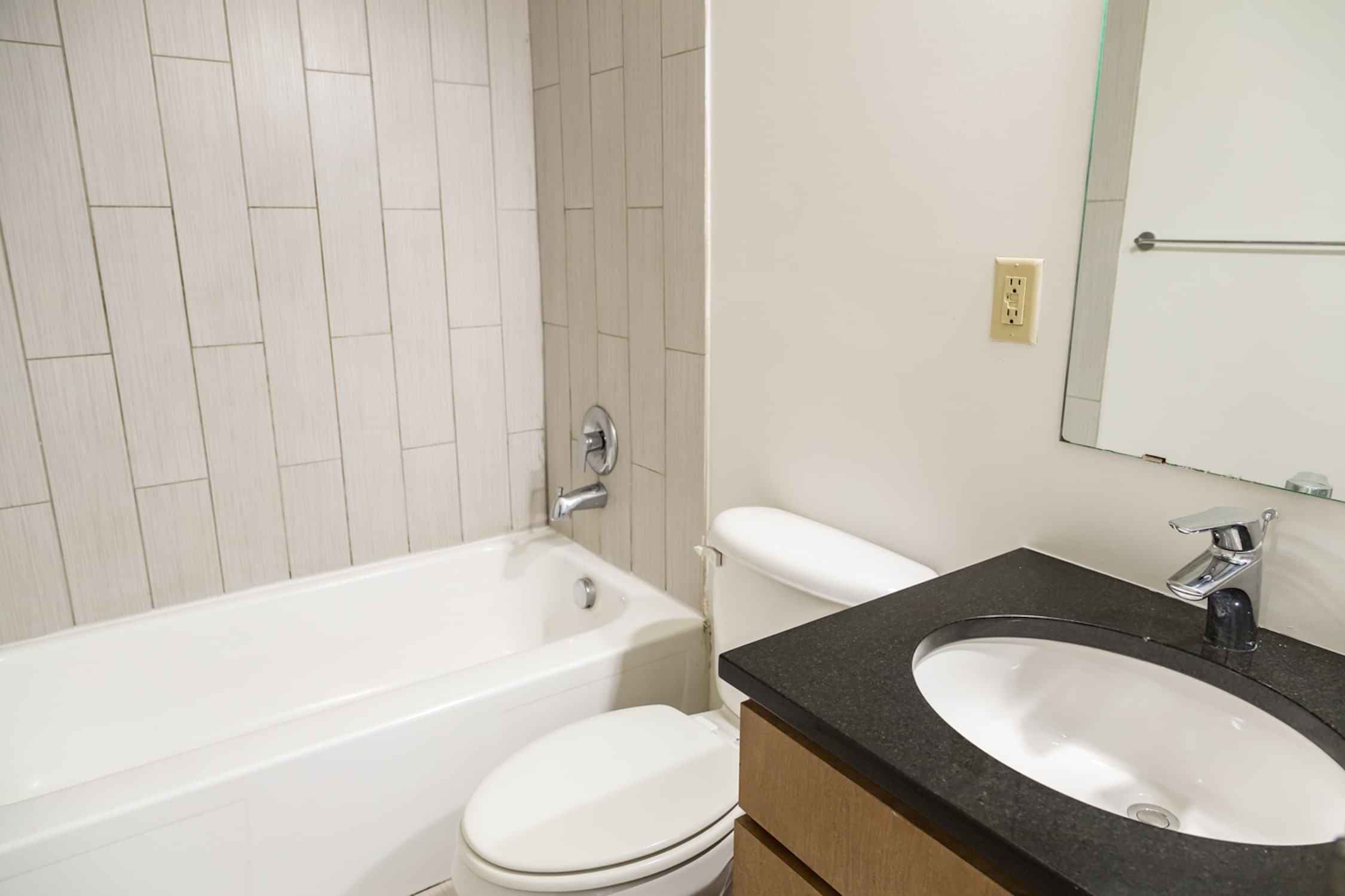 1 Bedroom 1 Bathroom - Image 6