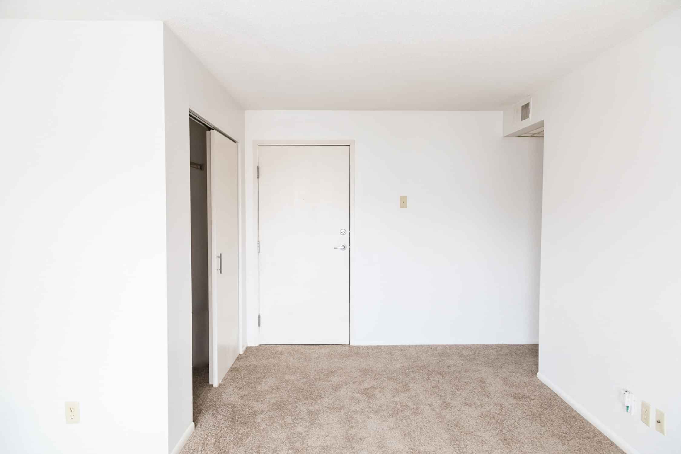 1 Bedroom 1 Bathroom - Image 3