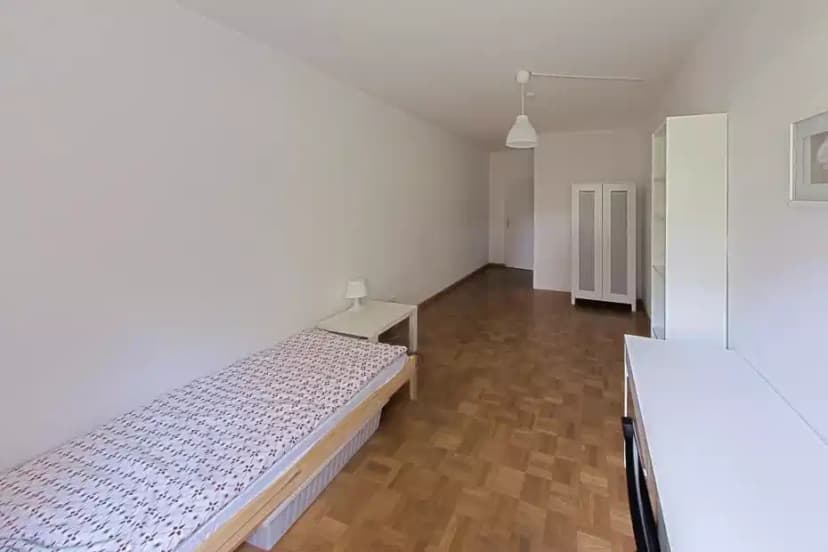 Private Room (17 Sqm) - Image 3