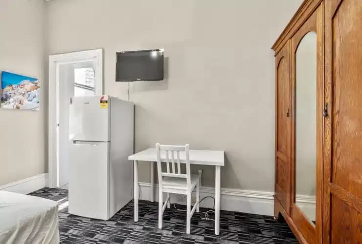 Room 13 - Image 2