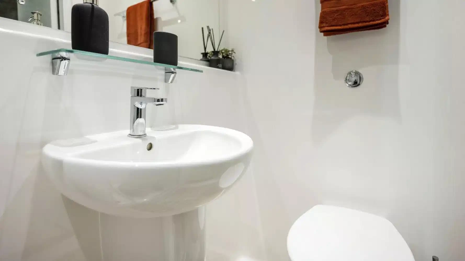 Premium Ensuite - Image 9