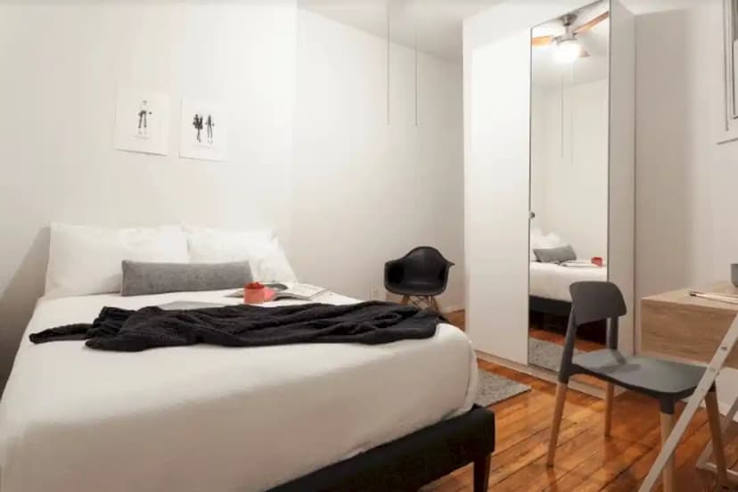 Private Room - Shared Bath (5 Bed - 1 Bath) - Image 9