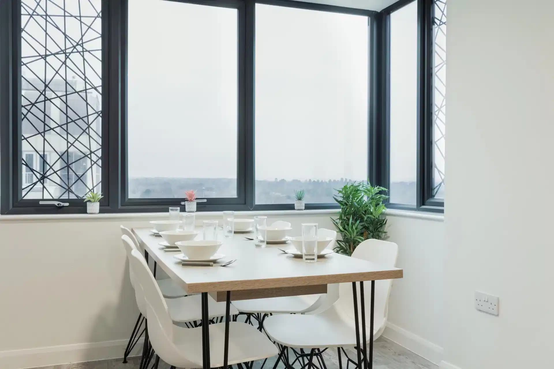 Silver En Suite (Mid Floors) - Image 2