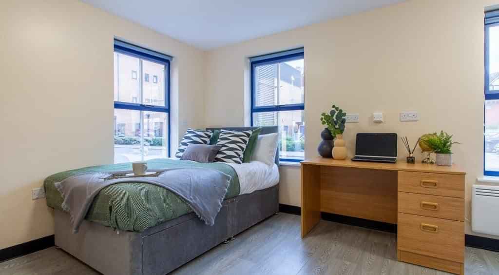 Silver Studio - Image 1