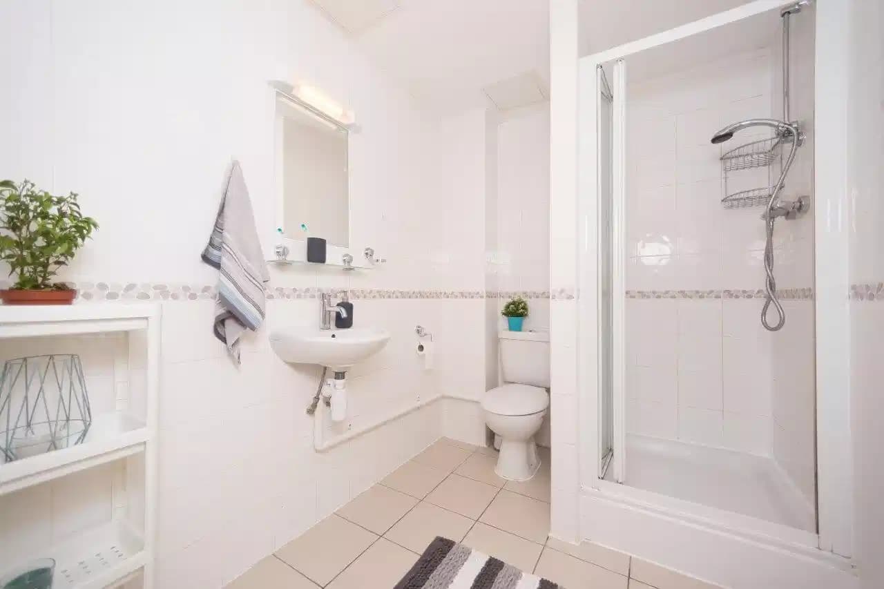 1 Bed Apartment - Image 7