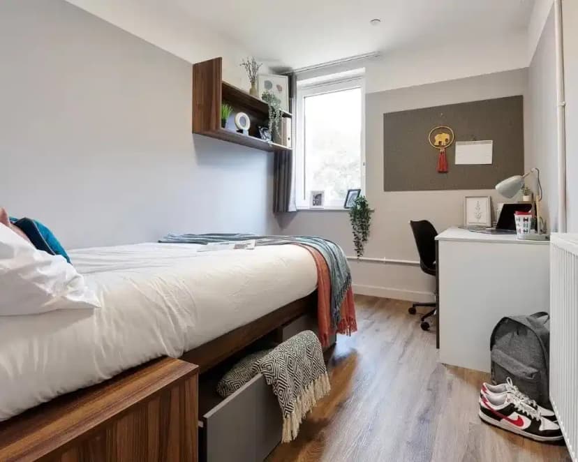 Silver Ensuite  - Image 7