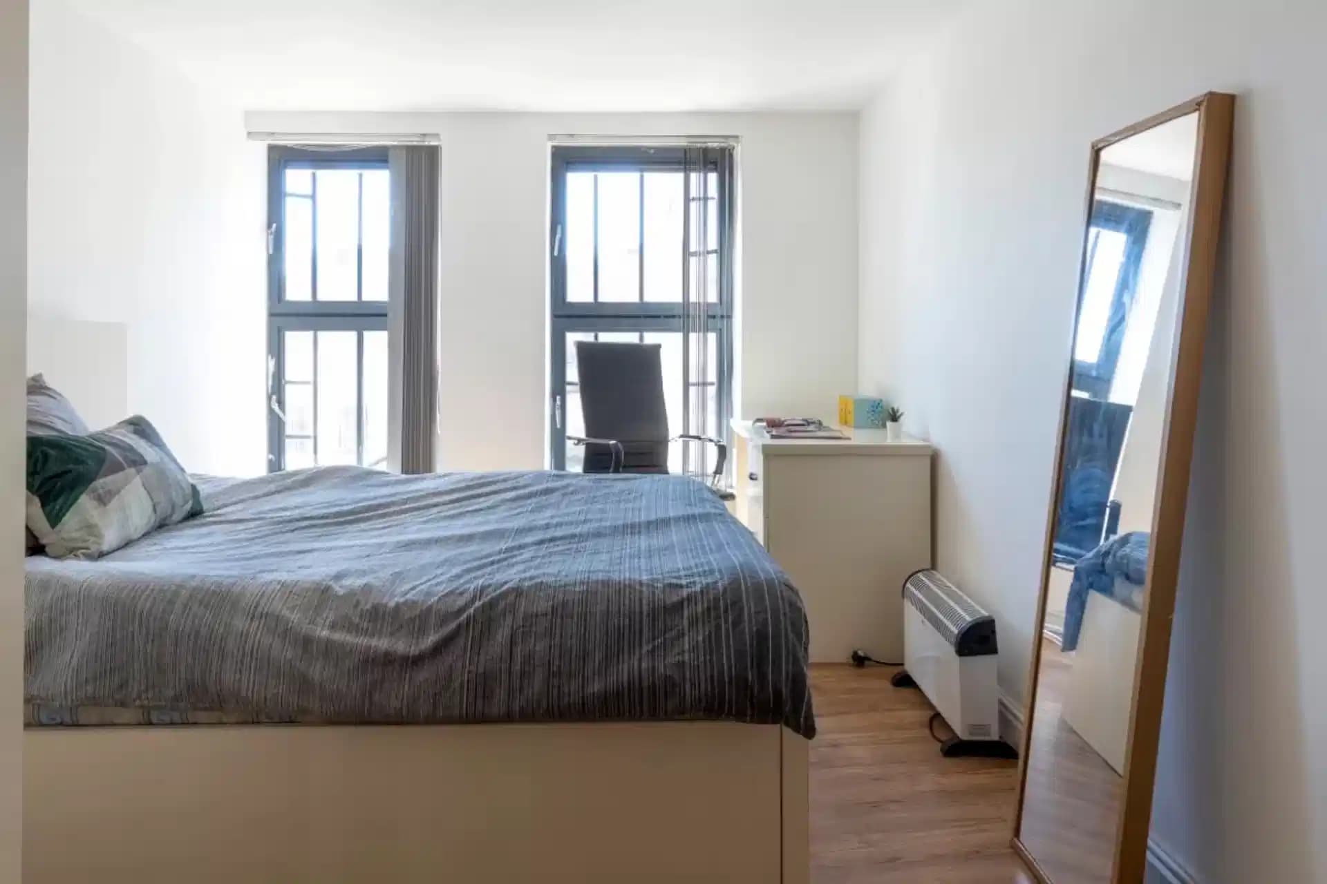 Premier 2 Bed - Image 4