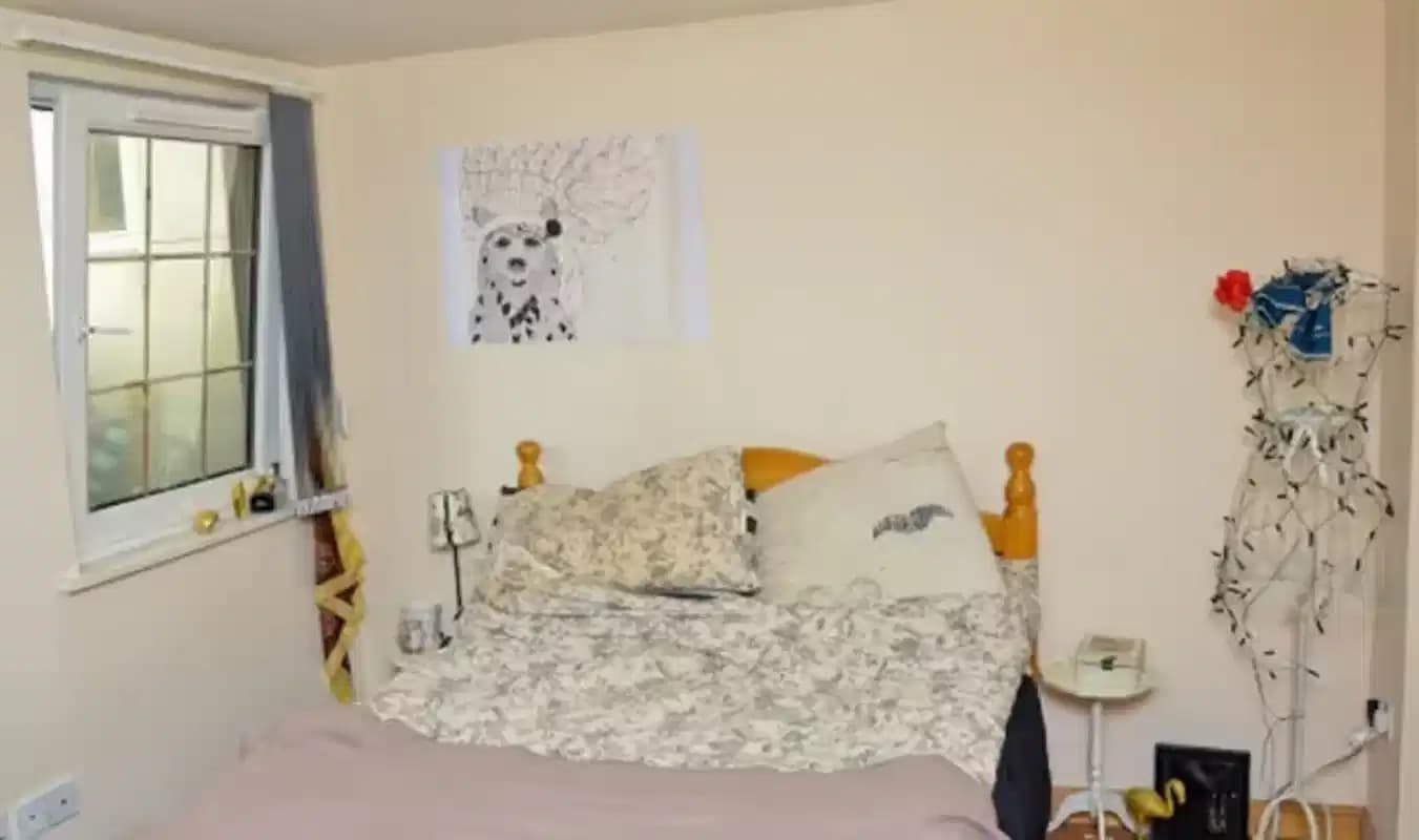 1 Bed Penthouse Apartment - Image 5