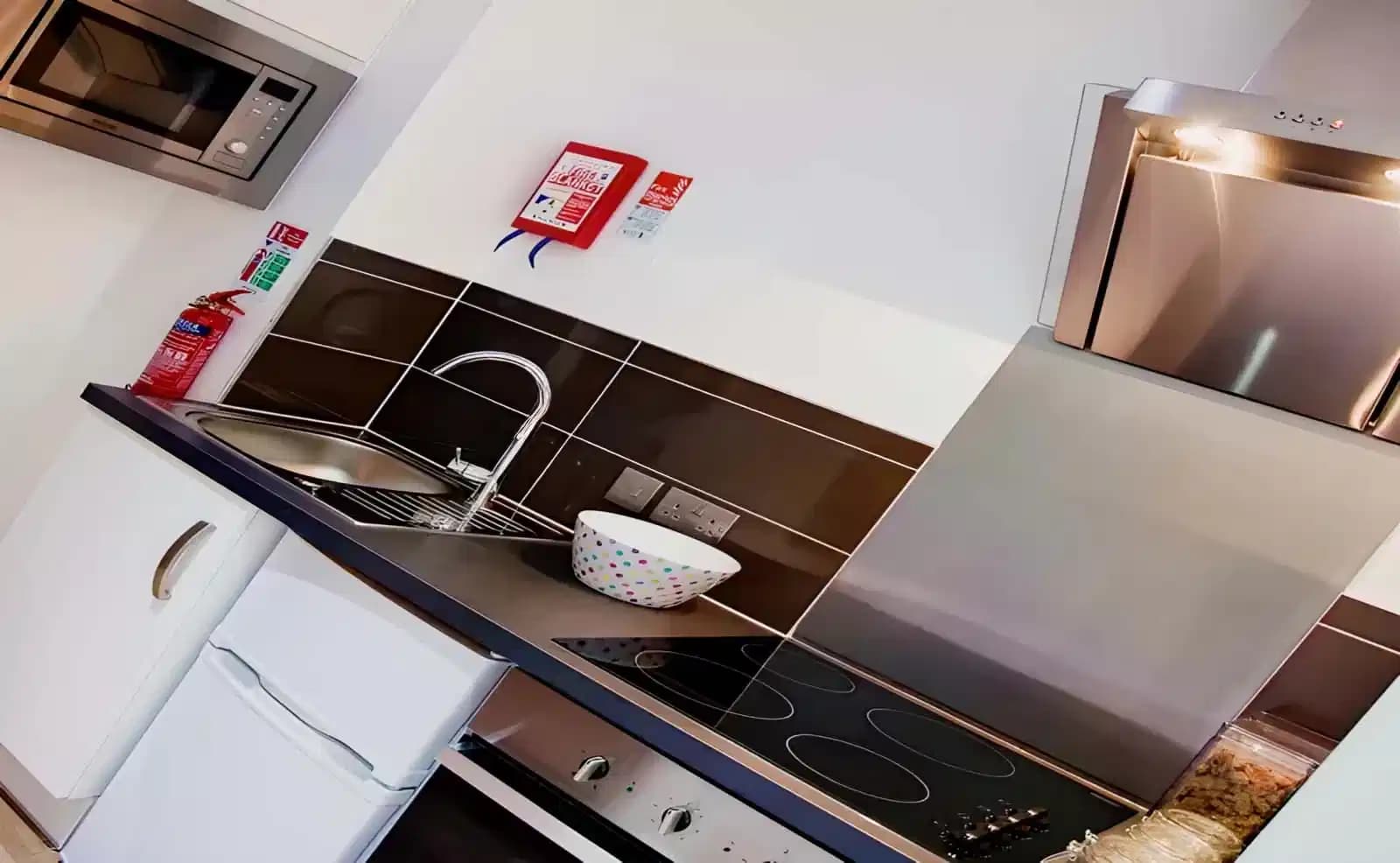 Ensuite 2 Bed - Image 5