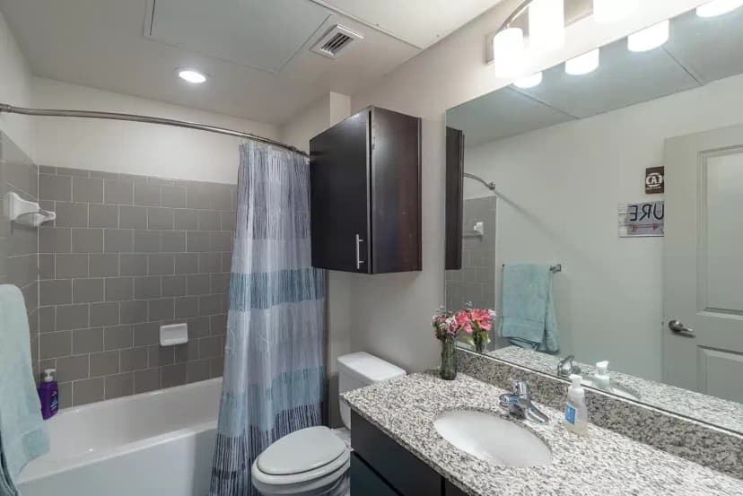 Private Room (4 Bed 4 Bath) - Image 6