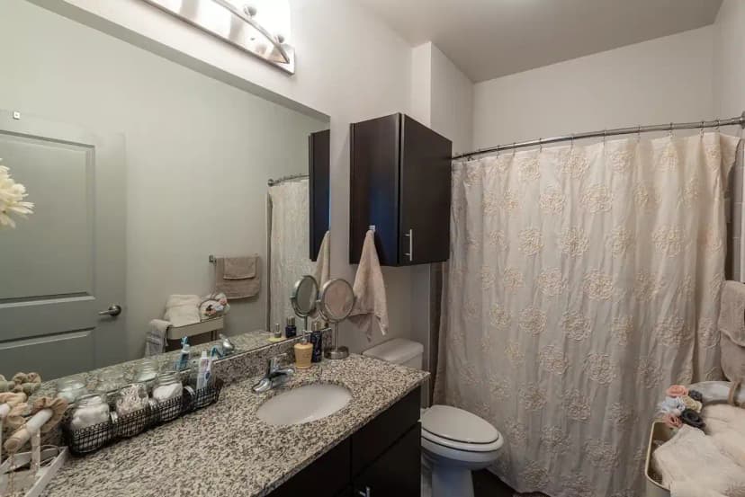 Private Room (4 Bed 4 Bath) - Image 3