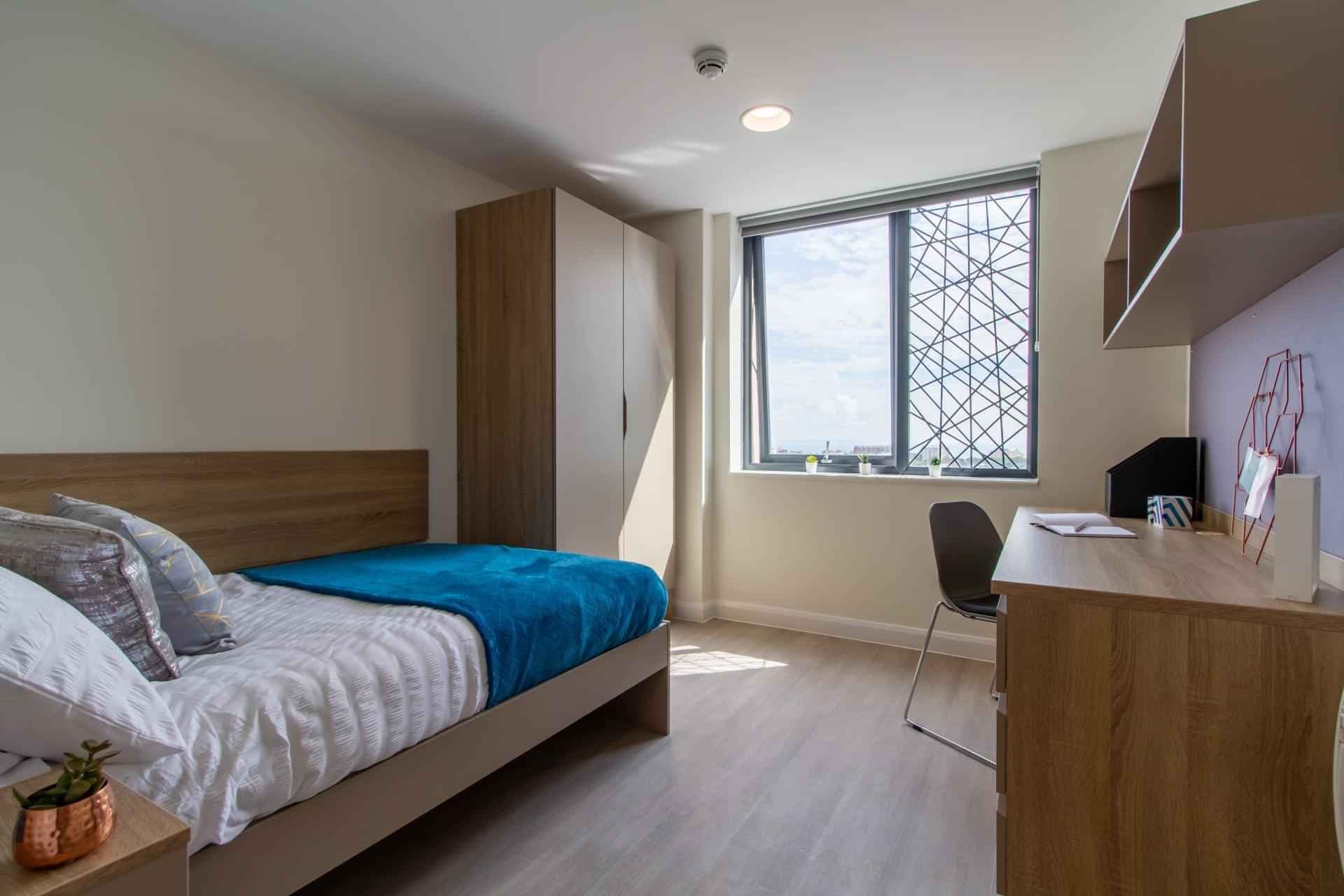 Silver En Suite (Lower Floors) - Image 1