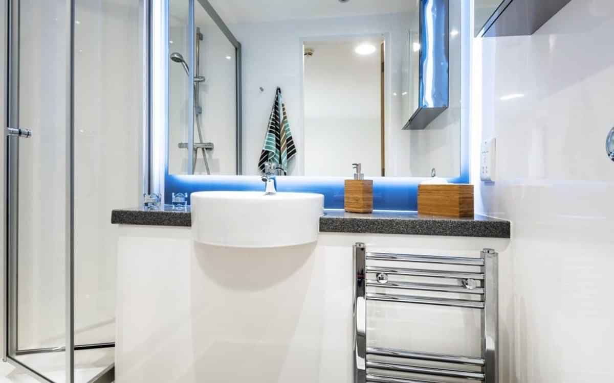 Bronze En-suite - Image 3