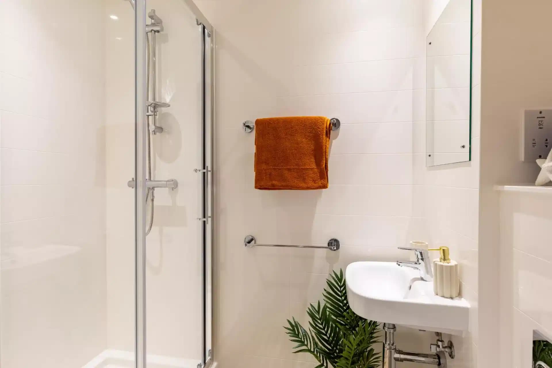 Standard Ensuite  - Image 2