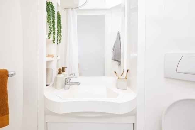 Premium Range 1 Ensuite - Image 3