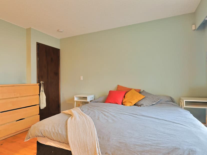 Kobe Room( 1 Bed 1 Bath ) - Image 2