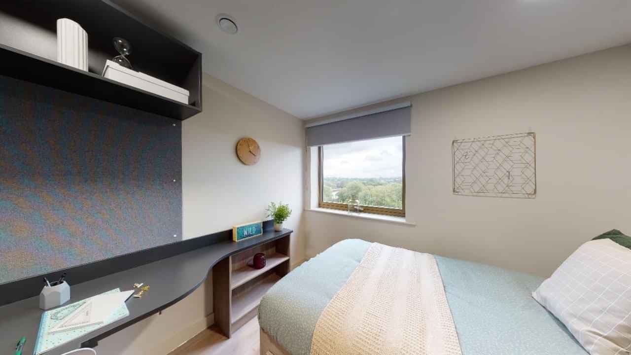 Two Bed Apartment - Image 8