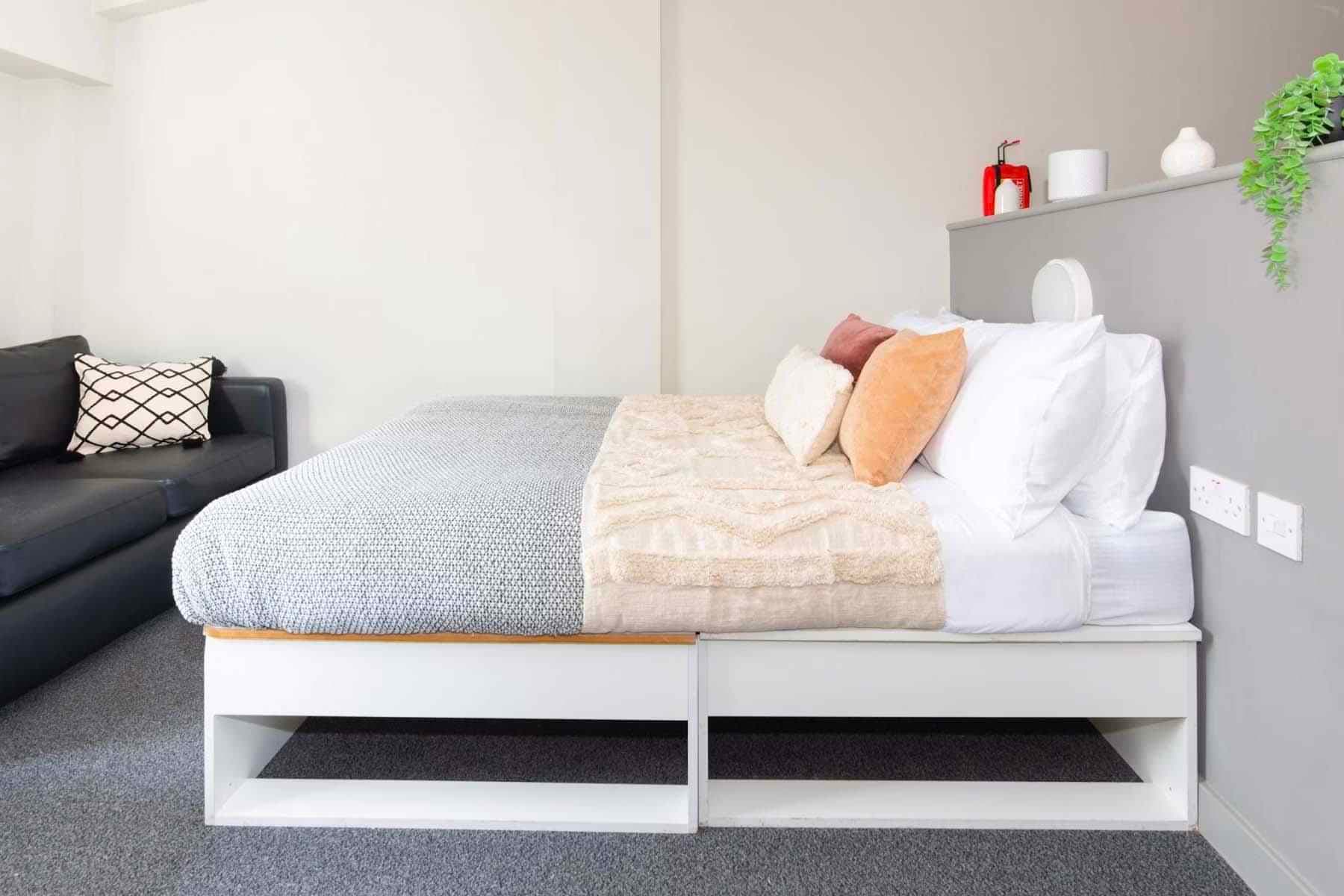 Premium Plus Studio - Image 7