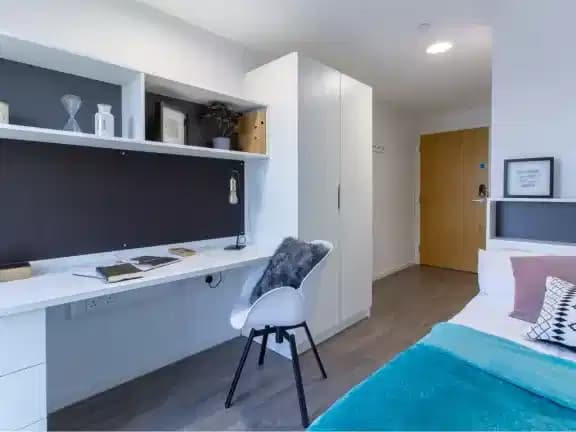 Sea View En Suite - Image 2