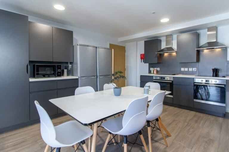 Sea View En Suite - Image 5