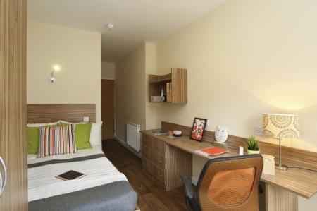 Deluxe En-Suite - Image 2