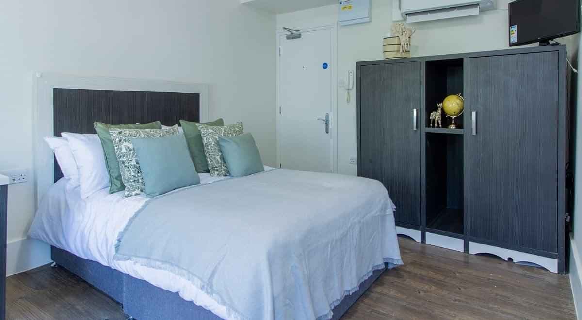 Silver Studio - Image 1