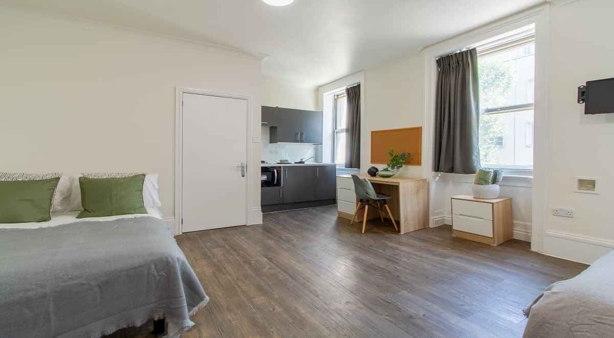 Gold Plus Twin Studio - Image 6