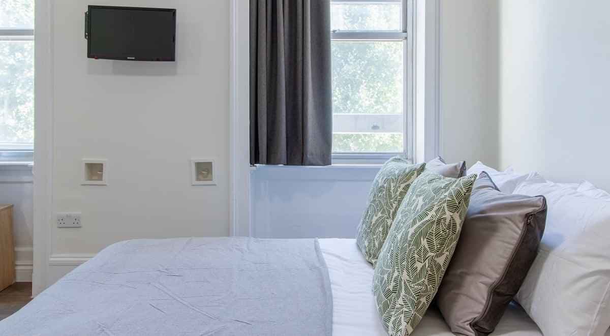 Gold Plus Twin Studio - Image 4