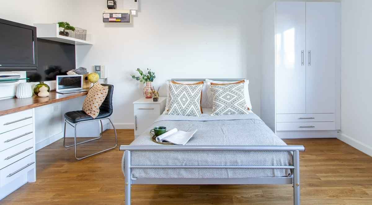 Gold Studio - Image 1