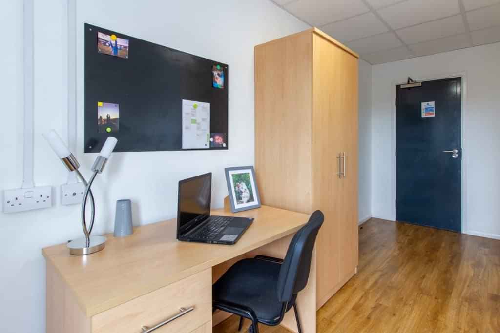 Gold Ensuite - Image 3