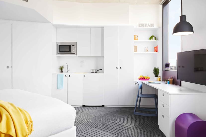 Large Studio, Double Bed - Image 2